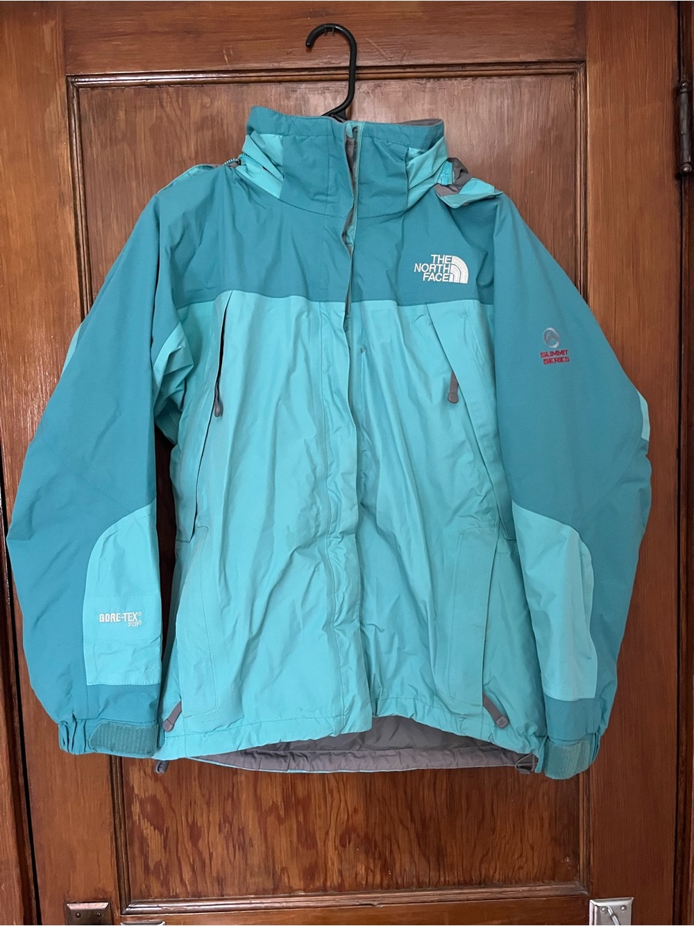 The North Face Women’s Teal Two-Tone Waterproof Ski Jacket